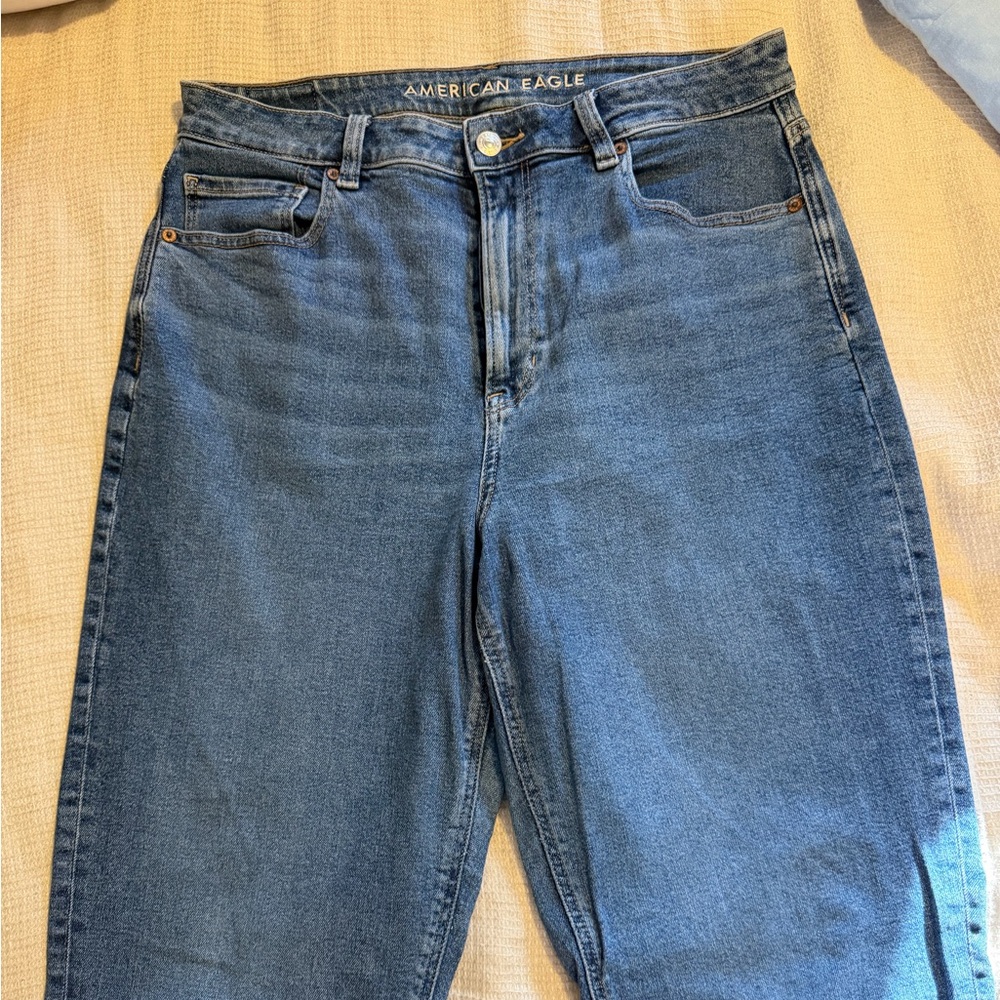 American Eagle Straight Leg Mom Jean